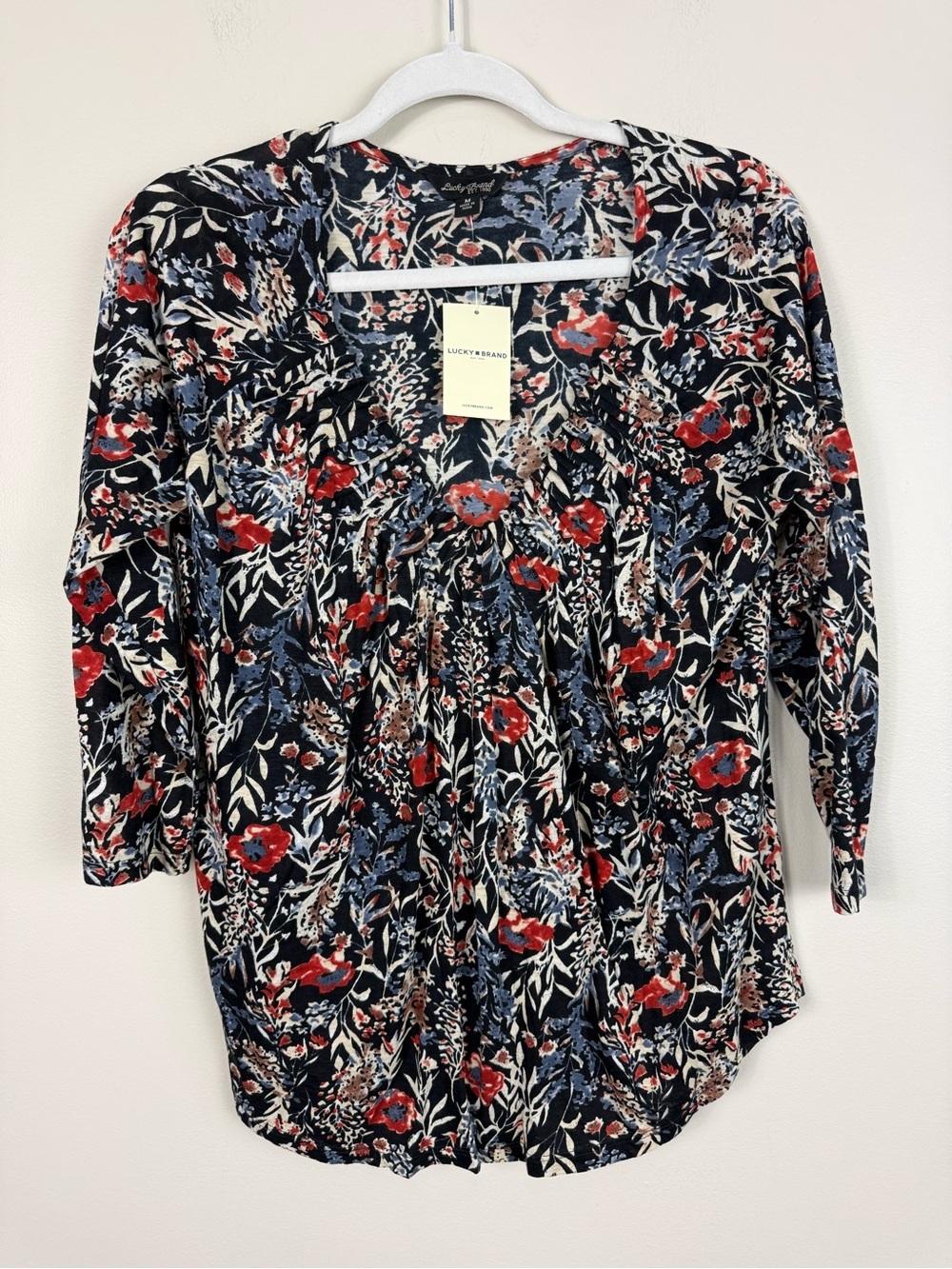 Lucky Brand Navy Floral Top Womens Medium Red Blue Boho Western Cottage Fall NWT